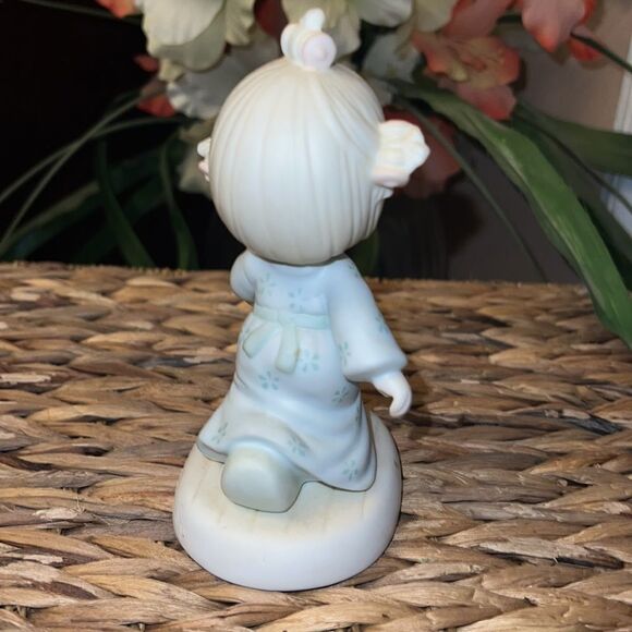 Vintage Precious Moments “Faith Takes the Plunge” 1987 Figurine - Picture 3 of 7